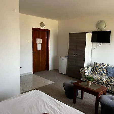 Casa Amaradia 招待所 南埃福列